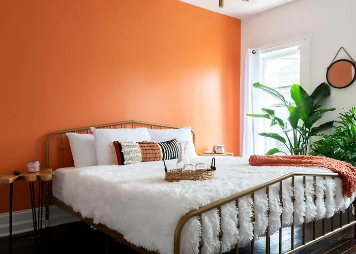 Jungle House Urban Lofts - Short North & Convention Center Holiday home *